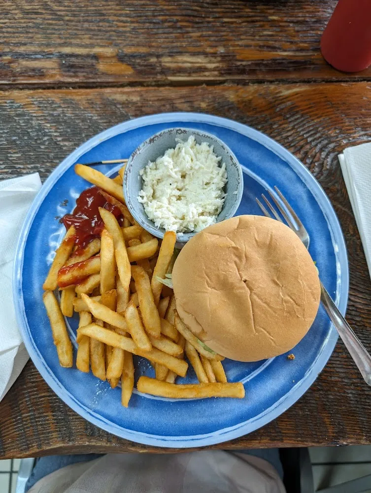 Cheeseburger Fries and Slaw
